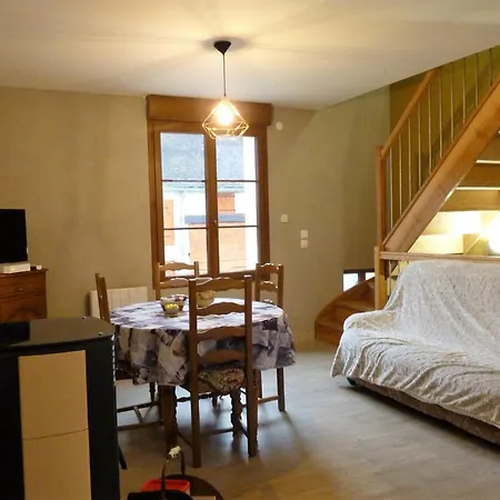 Holiday home Charmant Gite A La Ferme Avec Jardin Clos, Terrasse, Poele A Bois Et Equipements Complets - Fr-1-526-49 Villers-Saint-Paul