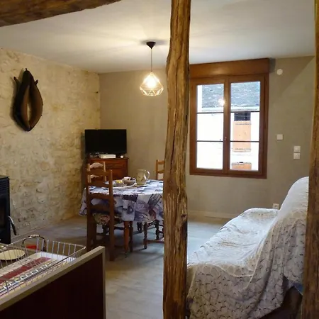 Charmant Gite A La Ferme Avec Jardin Clos, Terrasse, Poele A Bois Et Equipements Complets - Fr-1-526-49 Villers-Saint-Paul